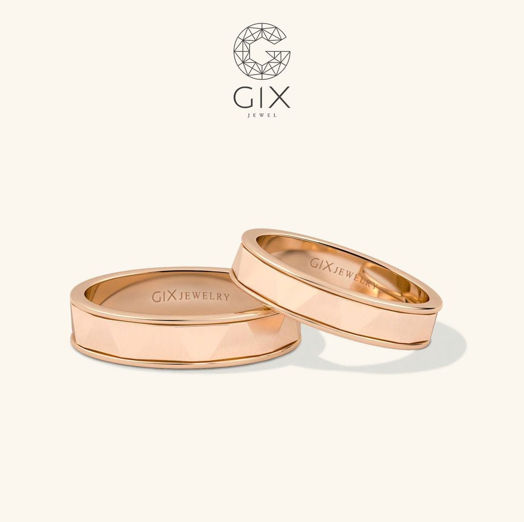  Cặp nhẫn cưới vàng 10k trơn khắc hoa văn đẹp Gix Jewel - GCR25050077 