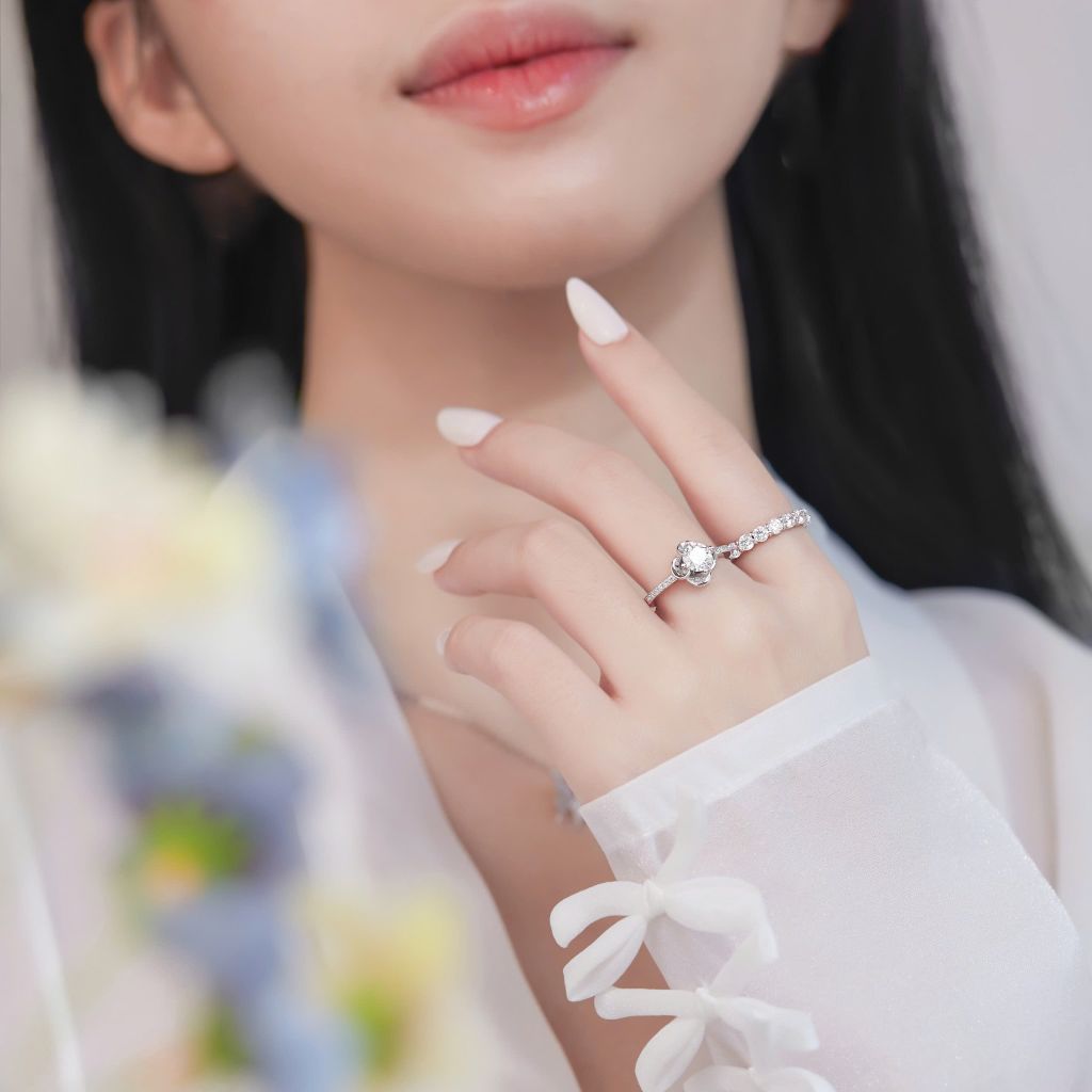  Nhẫn cầu hôn đẹp vàng trắng đính kim cương - Flora Ring | Gix Jewel 