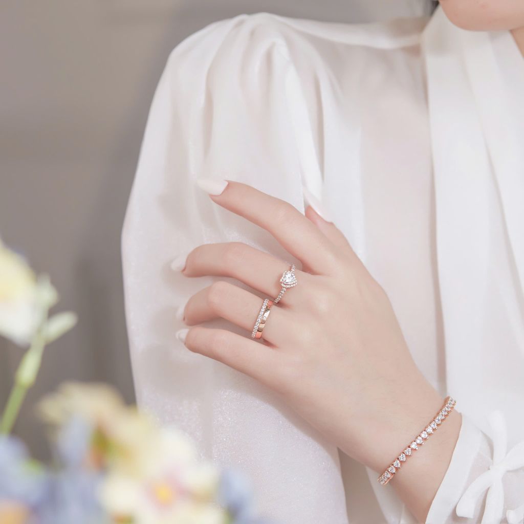  Nhẫn vàng trắng cầu hôn đính kim cương trái tim - Bliss Halo | Gix Jewel 