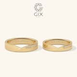  Nhẫn cưới hiện đại vàng trắng đính kim cương bản to đẹp khắc chữ Gix Jewelry 