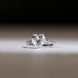  Nhẫn vàng trắng cầu hôn bạn gái đính kim cương trái tim Moissanite Gix 