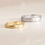  Nhẫn cưới đẹp vàng 18k tròn trơn đơn giản sang trọng khắc chữ Gix Jewel 
