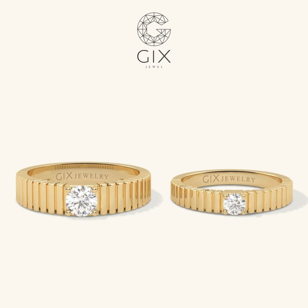  Nhẫn cưới kiểu Hàn Quốc đơn giản đẹp Platinum đính Moissanite khắc chữ Gix Jewel 