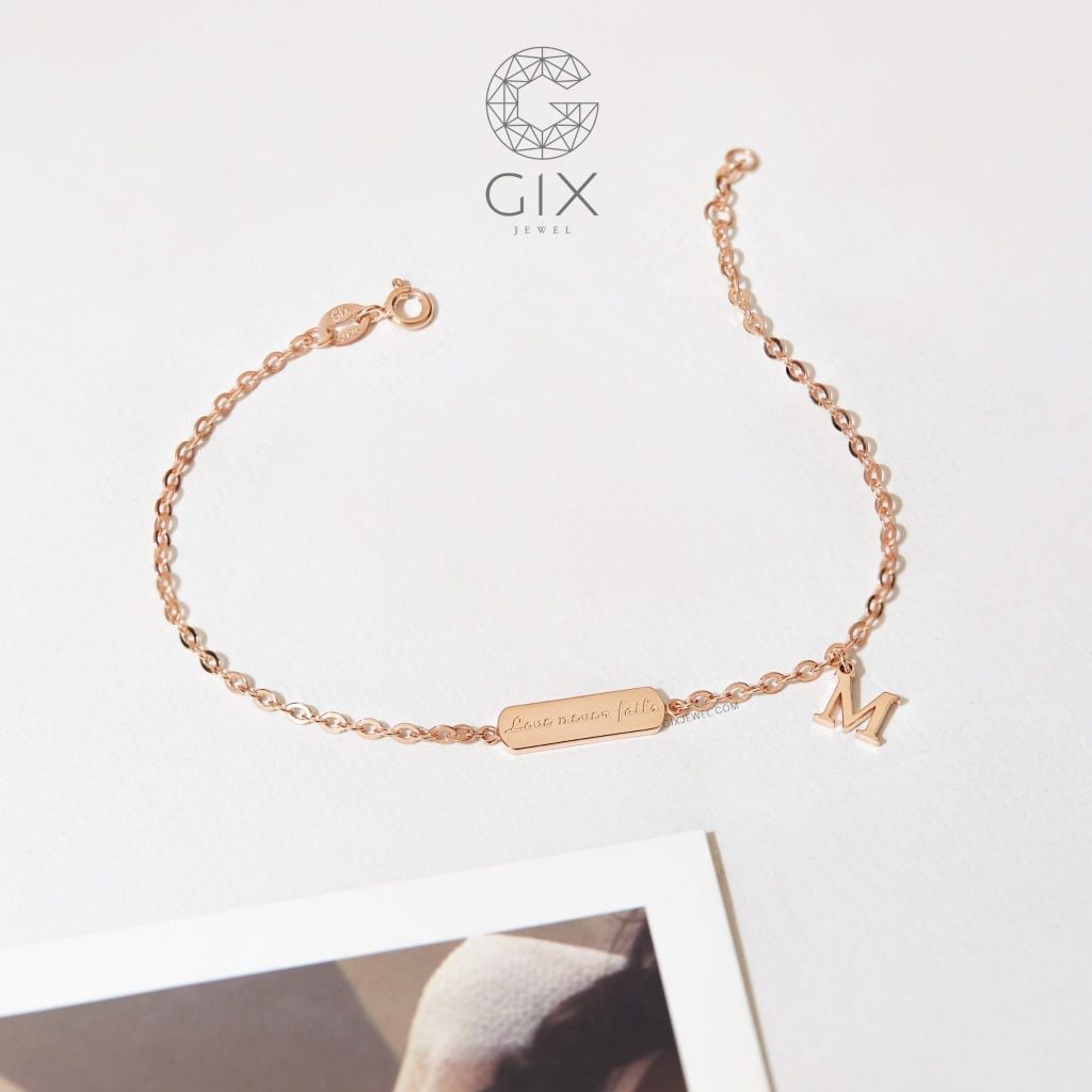  Vòng đeo tay nữ vàng 18k bạc 925 handmade dạng xích gắn charm chữ cái Gix 