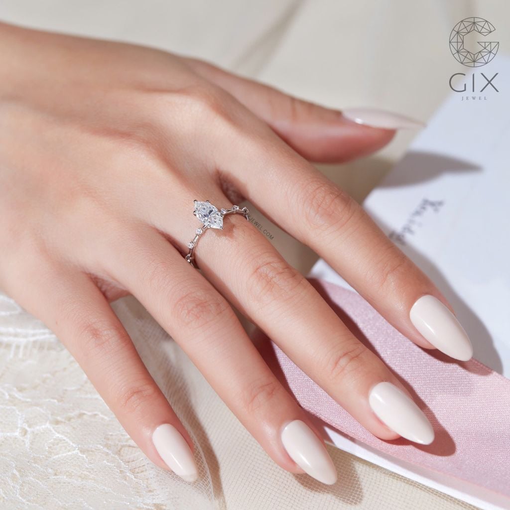 Mẫu Nhẫn Cầu Hôn Đẹp Đơn Giản Vàng Trắng Mạ Bạc Ý Gắn Đá Moissanite