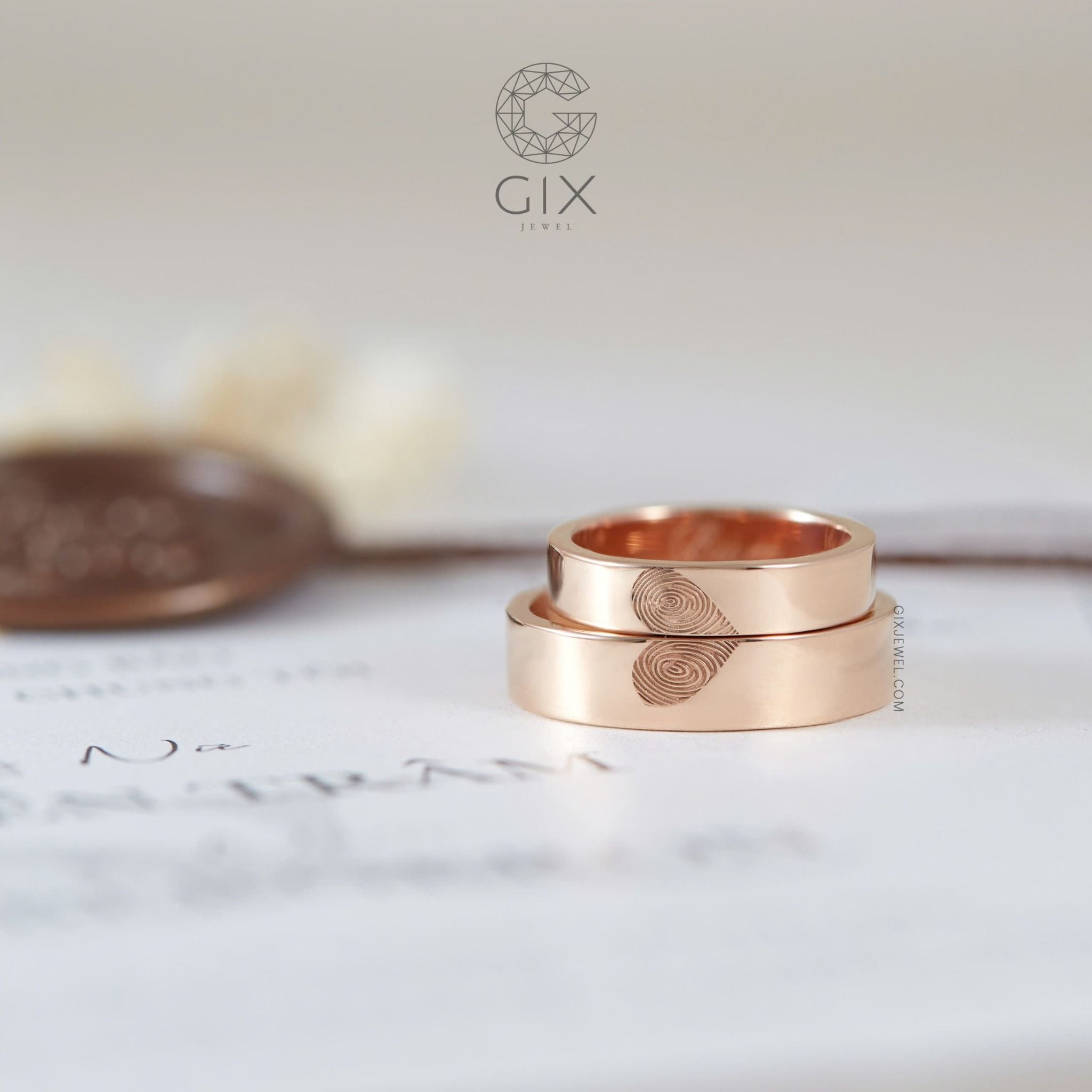  Nhẫn cưới vàng 18k khắc vân tay thiết kế đơn giản khắc tên Gix Jewel 