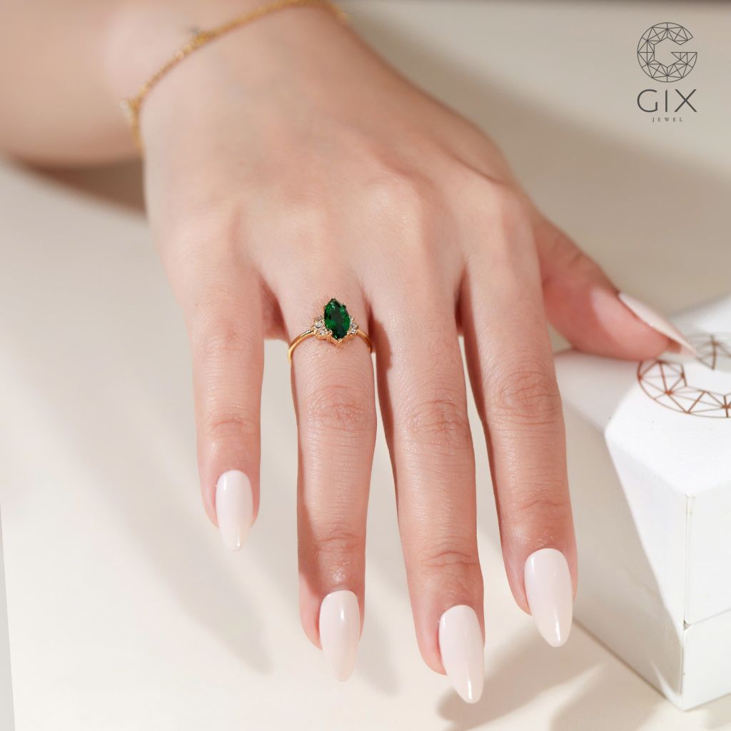  Nhẫn nữ hột xanh lá bạc và vàng 18k đẹp sang trọng Gix Jewel 