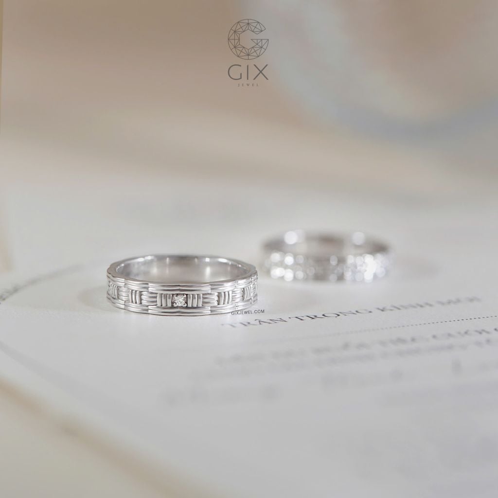  Nhẫn cưới kiểu đẹp vàng tây 18k bản to phong thuỷ đính đá Gix Jewel 