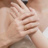  Nhẫn cưới vàng trắng đơn giản đính kim cương full hạt Gix Jewel 