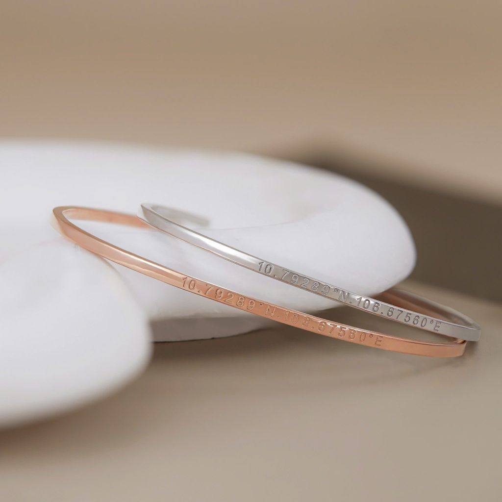  Vòng tay cuff đeo cặp bạc & vàng 18k bản nhỏ khắc tên ý nghĩa Gix 