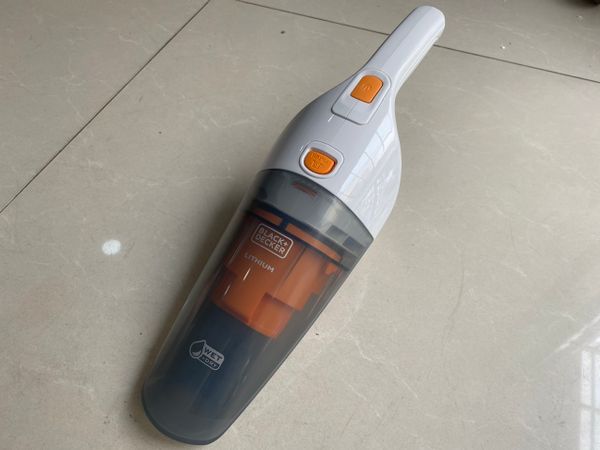  Máy hút bụi dùng pin Black&Decker WD7201G-B1 