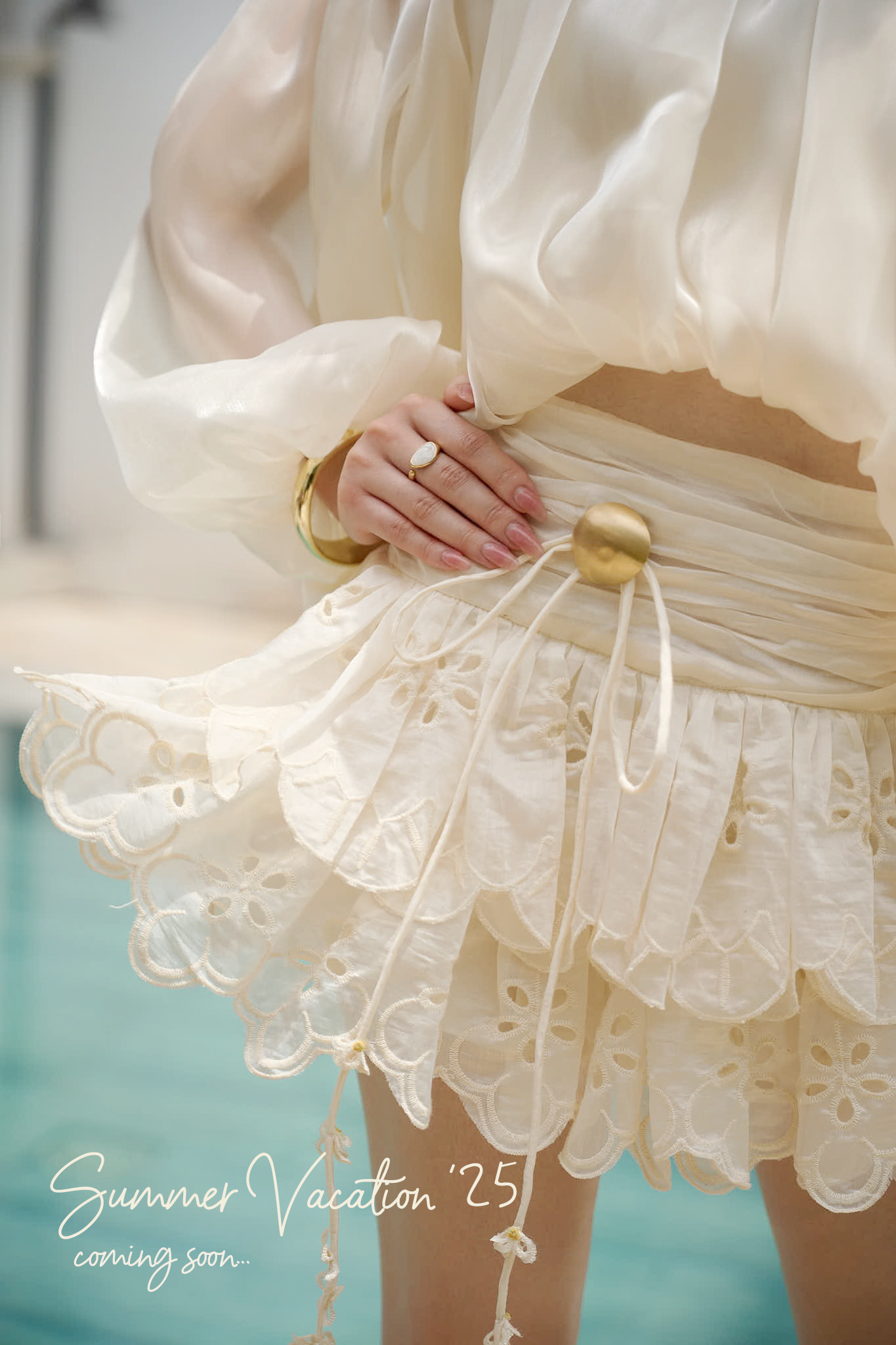 SM25-16 Chân váy tơ thêu 2 tầng