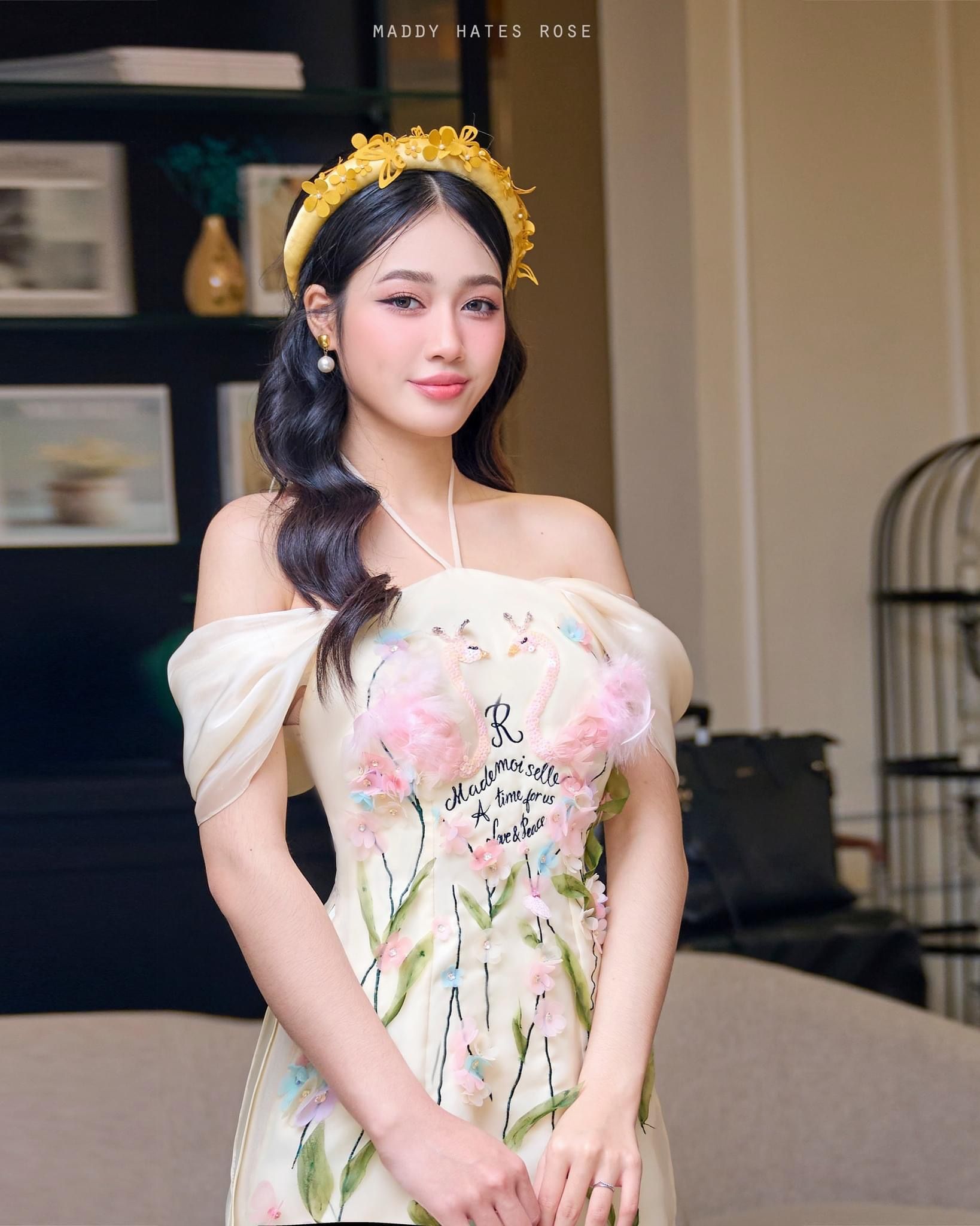 Tet24-8 Áo dài Tuyết Vân