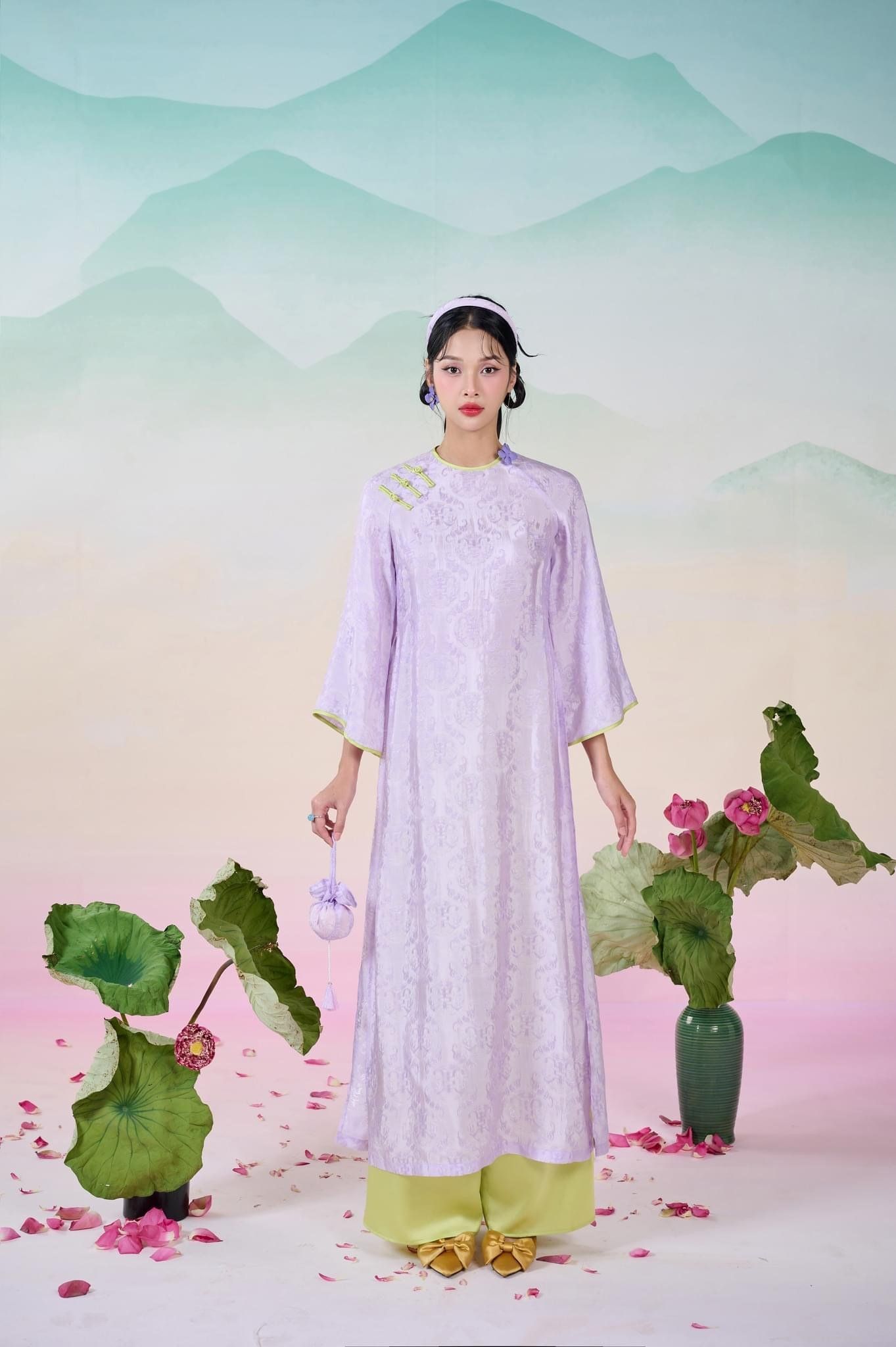 AD24-6 Áo Dài Cẩm Ngọc