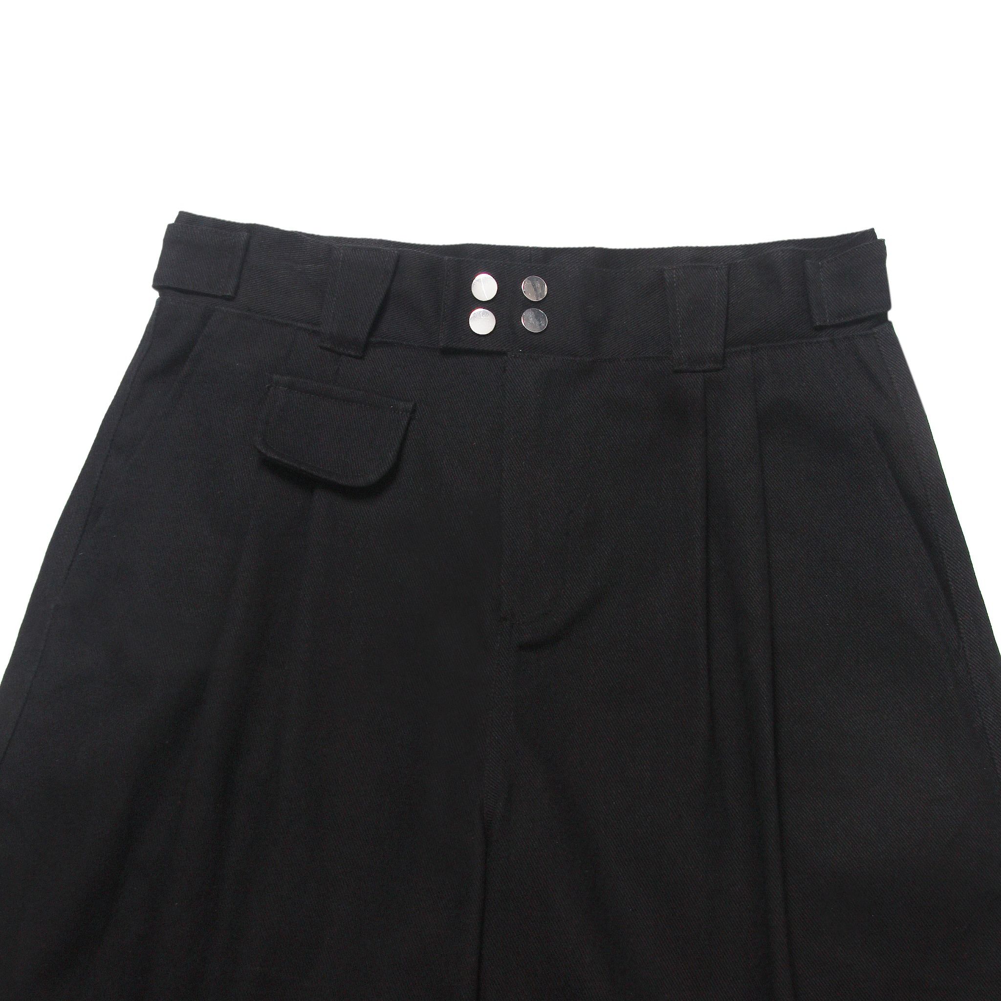  PLEATED CHICANO BLACK SHORT 