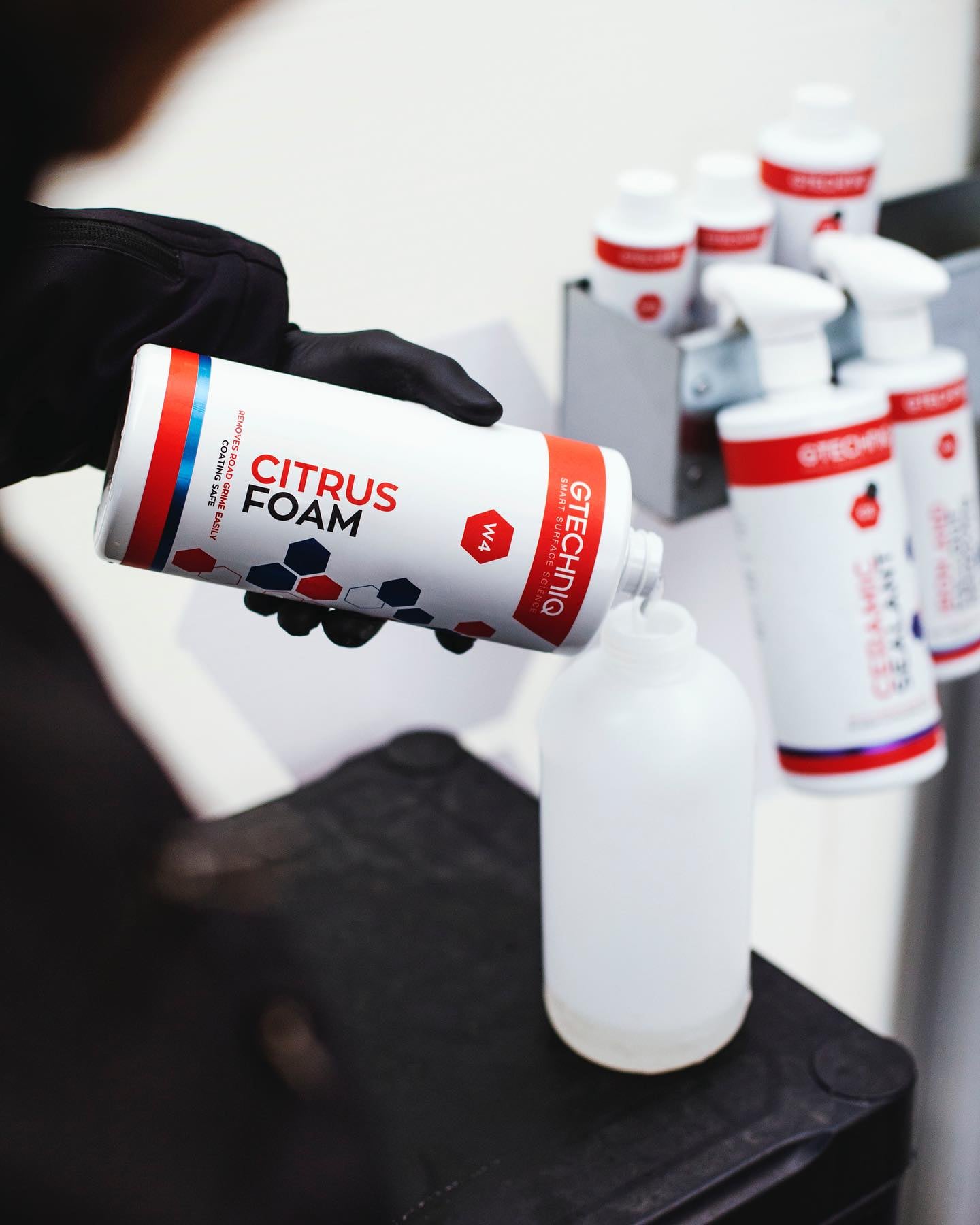  Bọt Rửa Xe Làm Mềm Vết Bẩn - Gtechniq W4 Citrus Foam 5l 