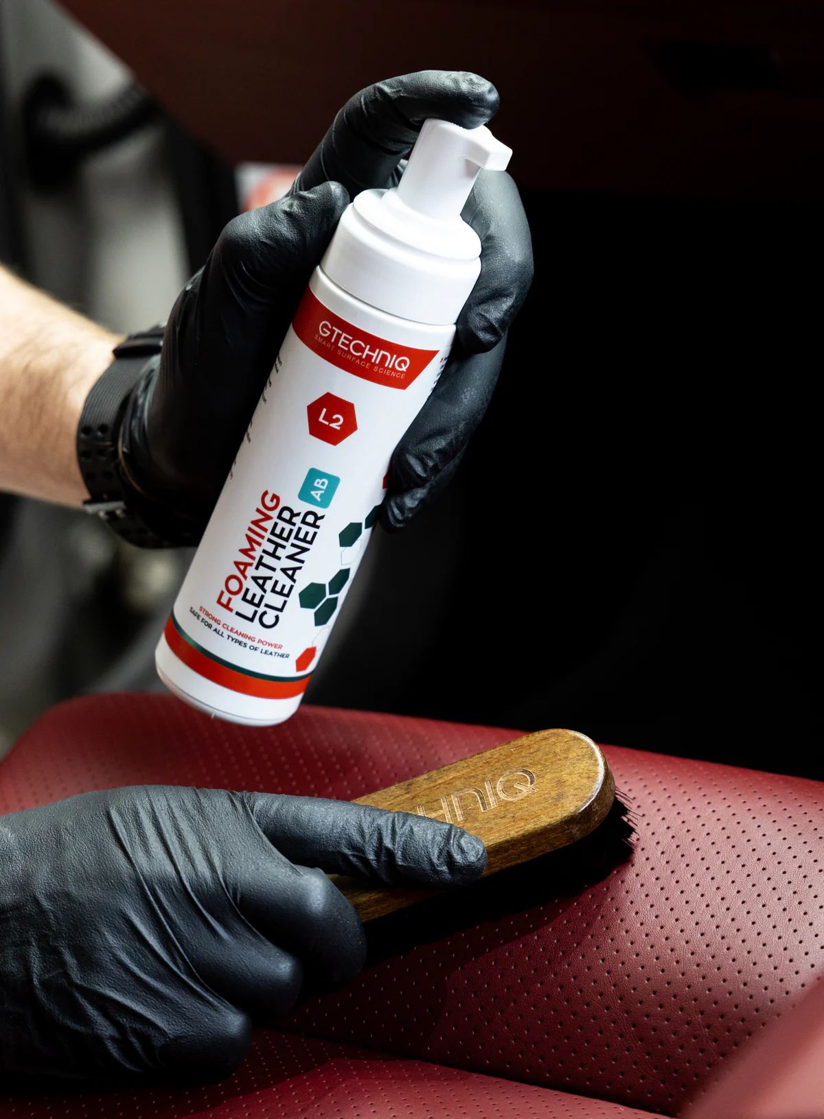  Bọt Làm Sạch Và Khử Khuẩn Ghế Da Chuyên Sâu - L2 Foaming Leather Cleaner 200ml 