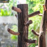 Trụ gỗ lũa phong cách Rustic làm móc áo, móc treo