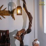 Đèn trụ gỗ lũa