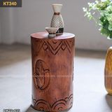 Đôn gỗ điêu khắc hình tượng dân gian