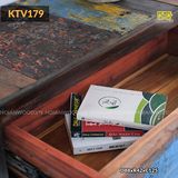 Tủ gỗ reclaimed sắc màu