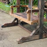 Xích đu gỗ có mái che