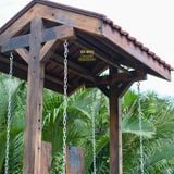 Xích đu gỗ có mái che