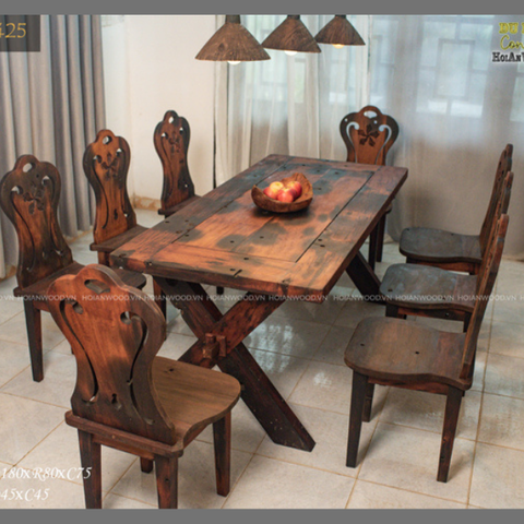 Bàn ăn phong cách gỗ tàu thuyền