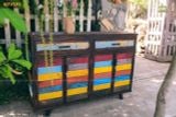 Tủ gỗ reclaimed sắc màu