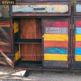 Tủ gỗ reclaimed sắc màu