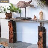 Kệ gỗ lũa áp tường trụ Mắt Cửa