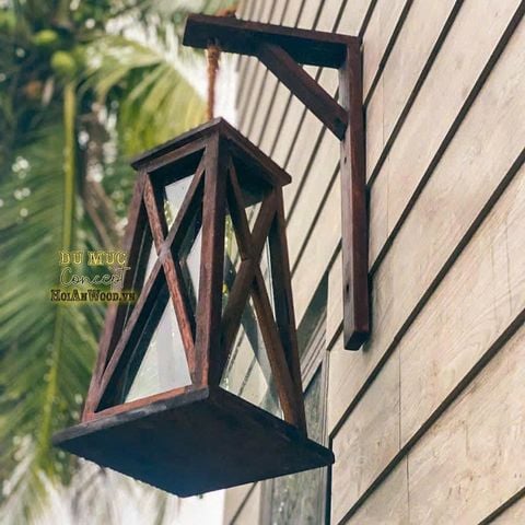 Đèn gỗ nghệ thuật treo tường