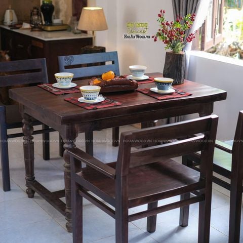 Bàn ăn ấm cúng, phong cách cổ điển