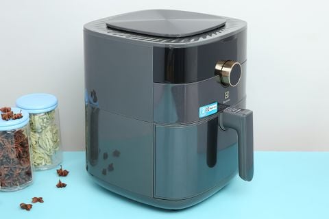 Nồi chiên không dầu Electrolux 5 Lít E6AF1-520K