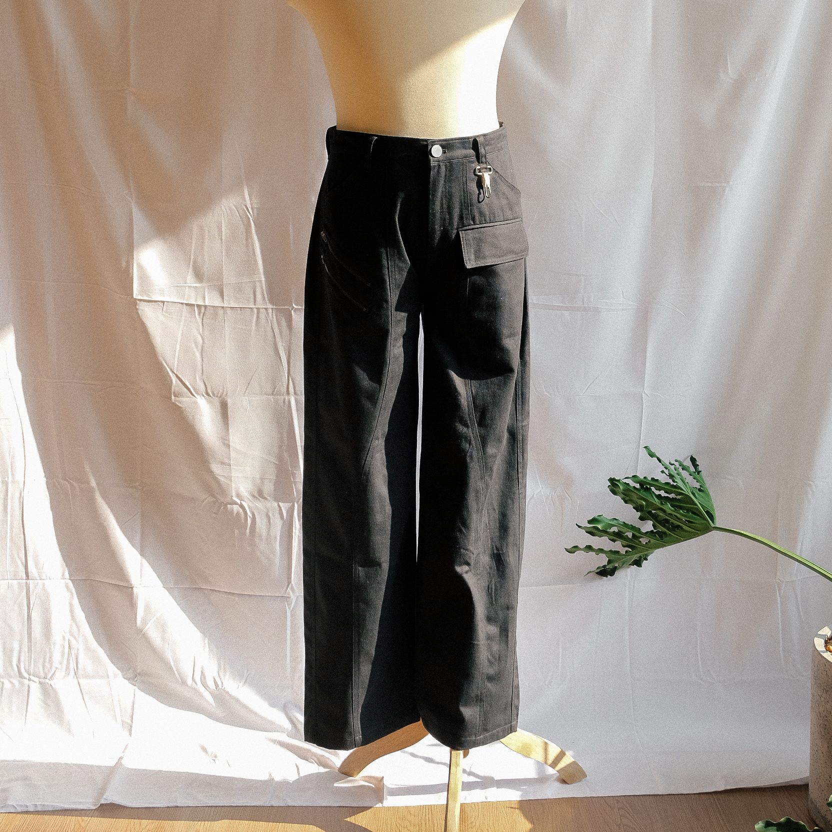  Straight Fit Kaki Pants 