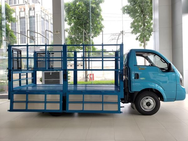  KIA K250 2,49 TẤN MUI BẠT 