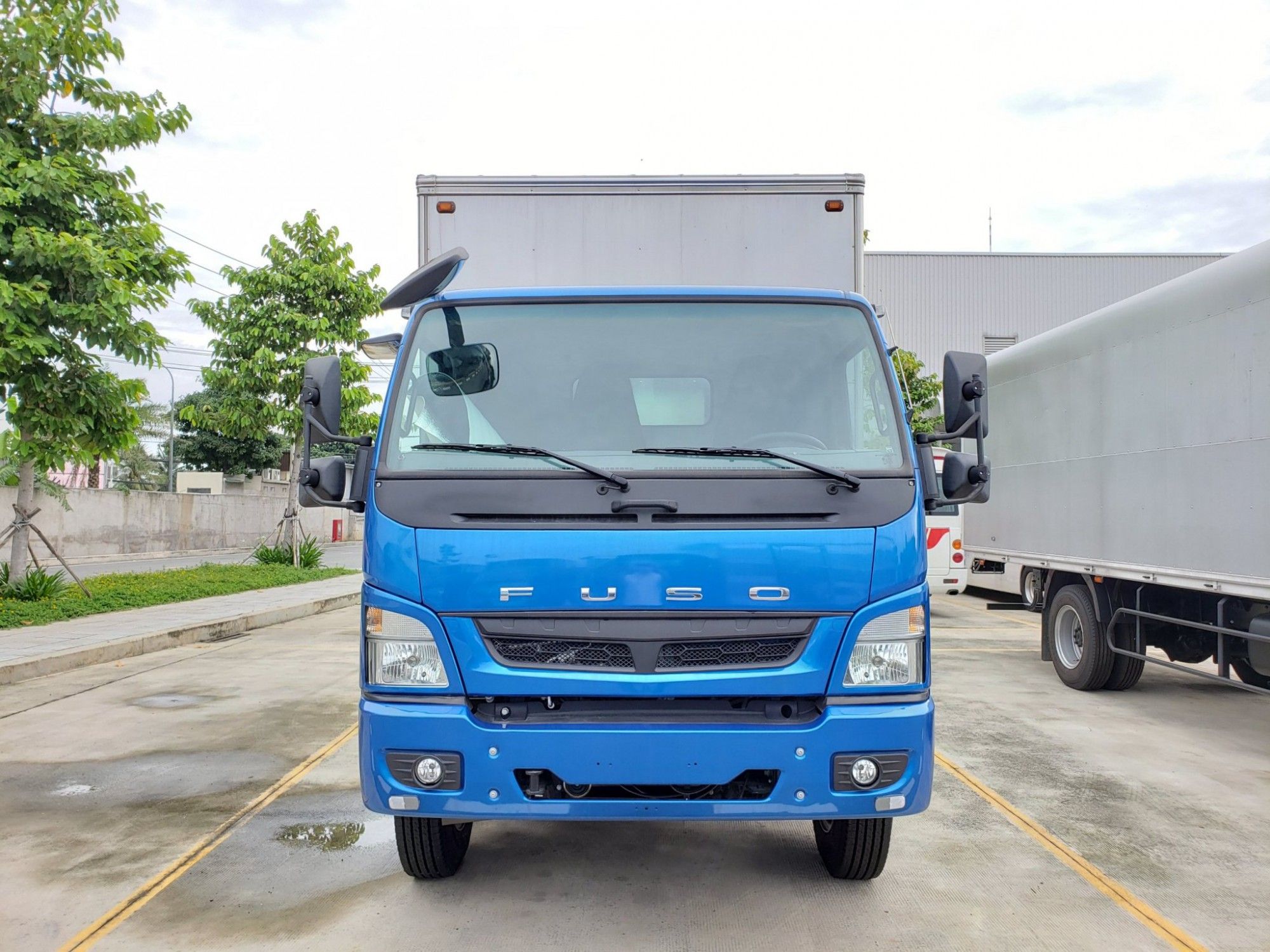  Fuso FI 170 - Thùng Kín 6m1 - 8.05 Tấn 