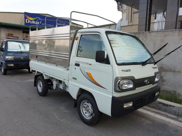  THACO TOWNER 800 - THÙNG MUI BẠT - TẢI TRỌNG 900 KG 