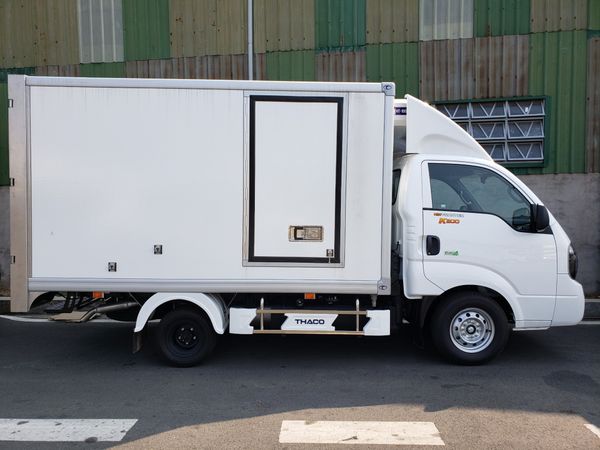  Kia K200 - Thùng Đông Lạnh - 990kg - 1.490kg 