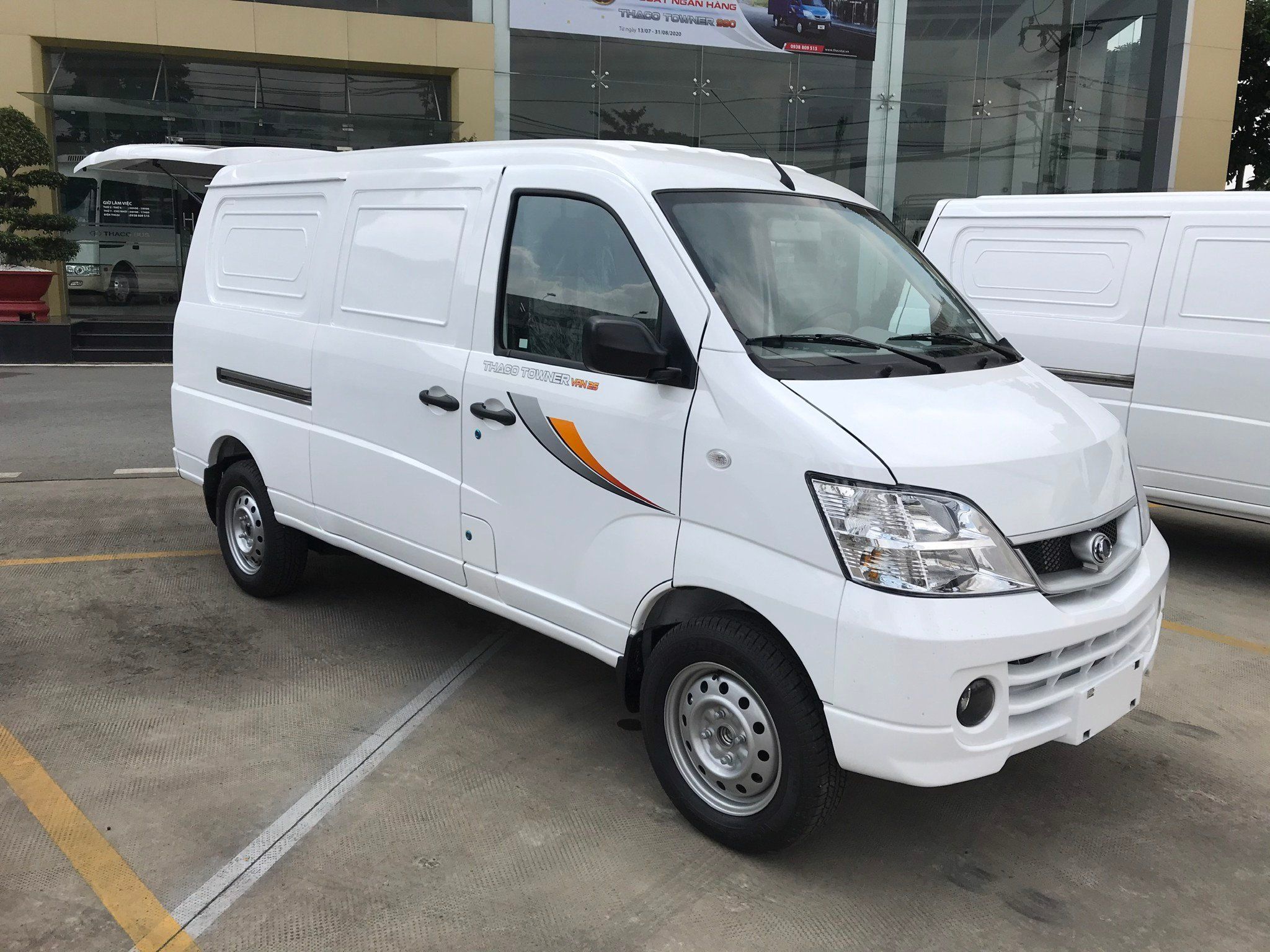  XE TẢI VAN THACO TOWNER VAN 2S - 2 CHỖ NGỒI - 945 KG/ 490 KG 