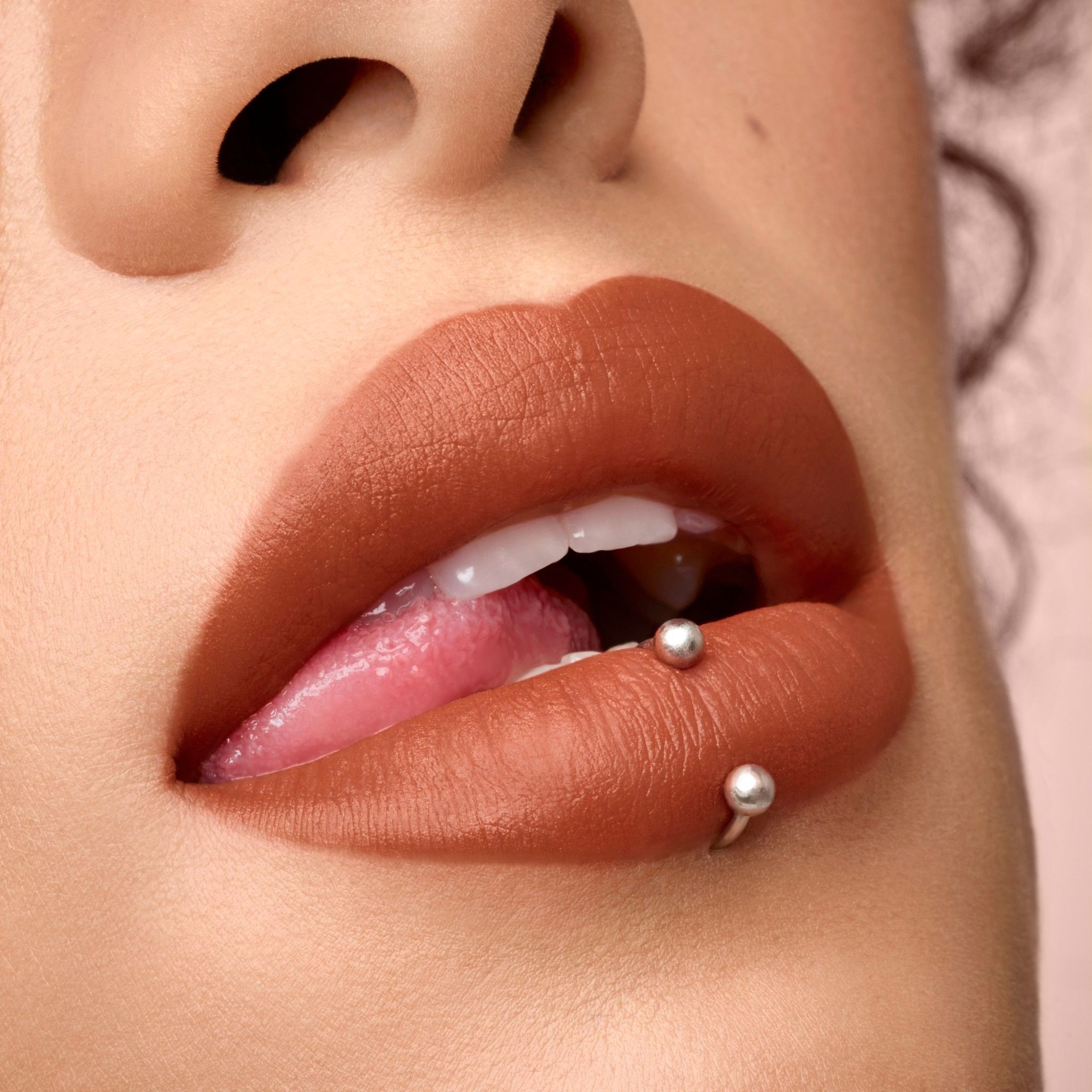  Son môi dạng lì The Slim Glow Matte 