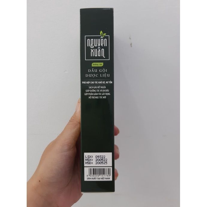  Dầu gội dược liệu Nguyên Xuân dưỡng tóc - Xanh lá 200ml (MP8211) 