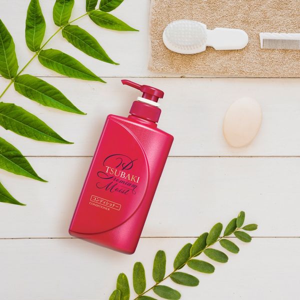 Dầu xả dưỡng tóc bóng mượt Tsubaki Premium Moist Conditioner