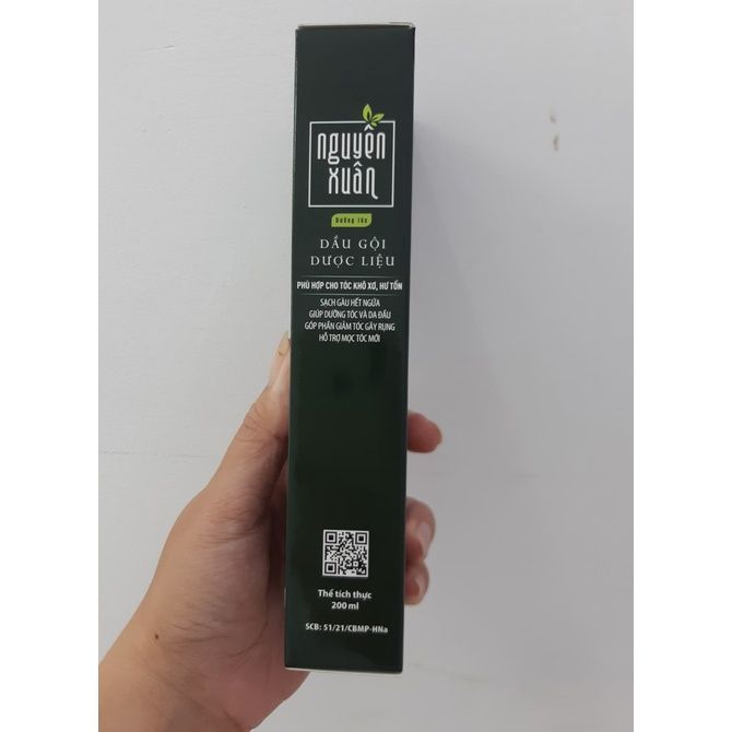  Dầu gội dược liệu Nguyên Xuân dưỡng tóc - Xanh lá 200ml (MP8211) 