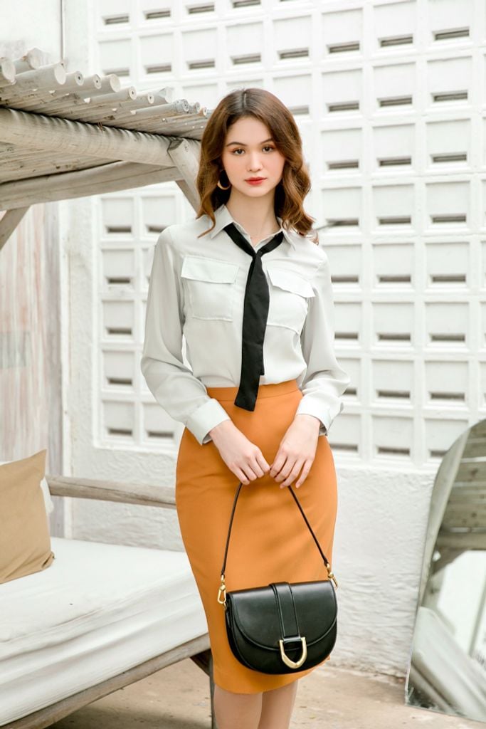  Áo Sơ Mi Lụa Cát Xám Trắng Tulip 