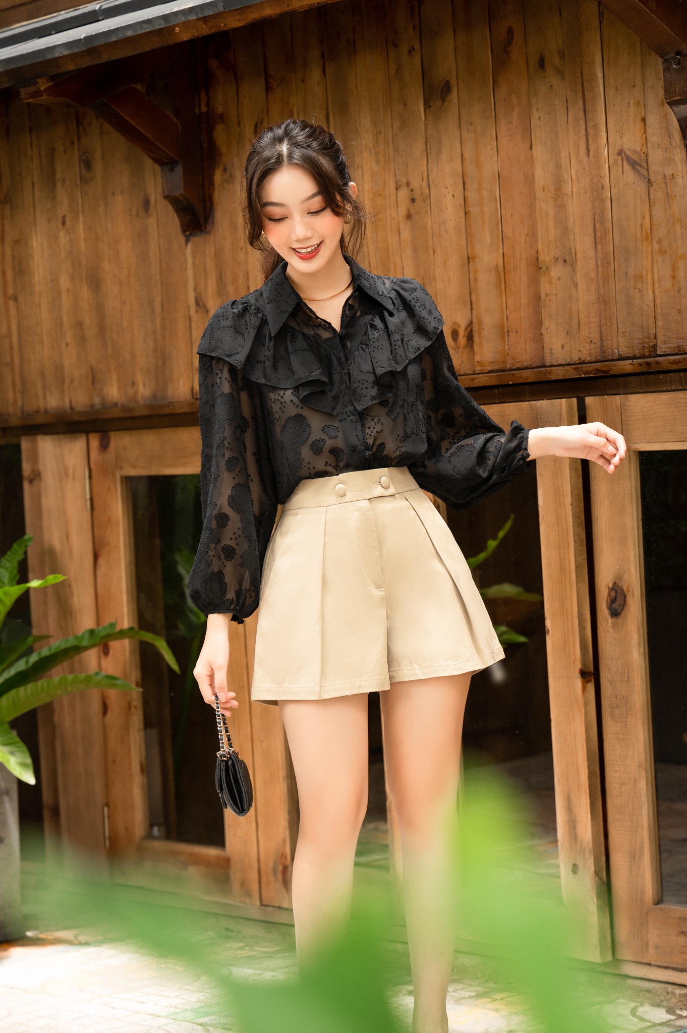 VELLE DESIGN Áo sơ mi nhún bèo Ivy chất lụa Hàn mượt mát phối voan dập