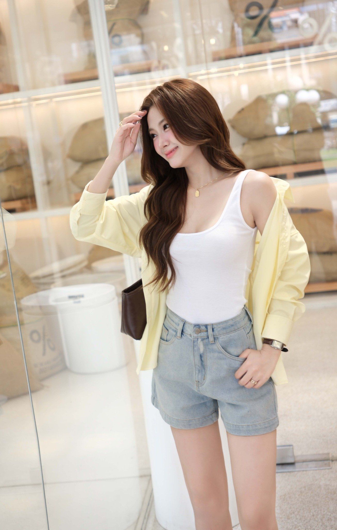  Áo Thun Cổ Trễ FAT066 