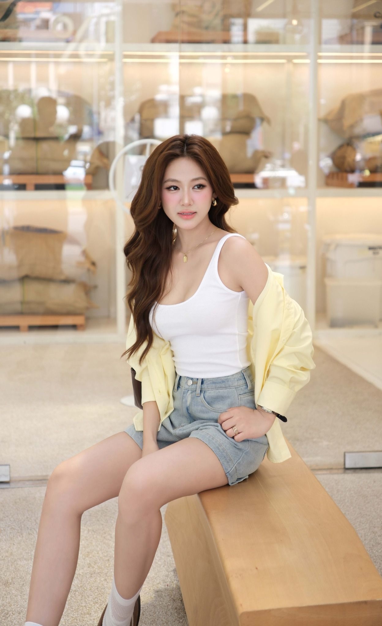  Áo Thun Cổ Trễ FAT066 