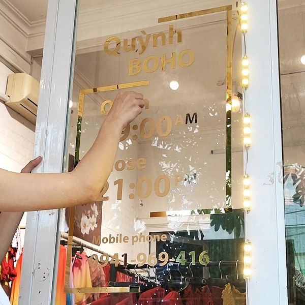  Chữ mica giờ làm việc, logo theo yêu cầu (chữ dán nổi) welcome trang trí cửa kính ra vào, cửa hàng,quán ăn,kinh doanh 