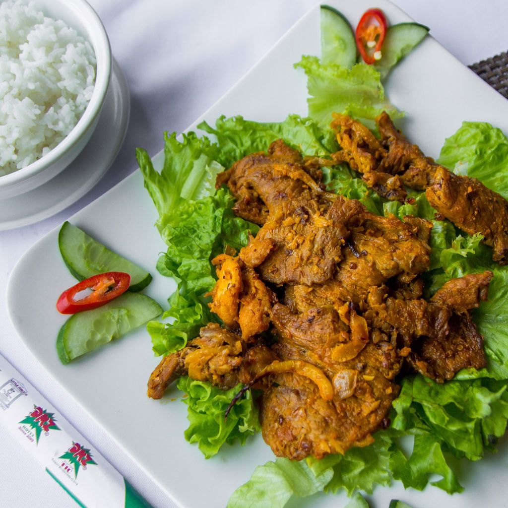  Grilled beef w\satay, onion+ rice - Bò Nướng Saté + Cơm 